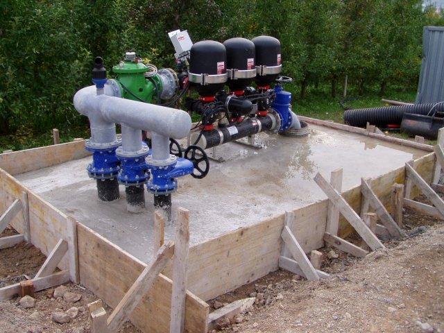 Committente: Consorzio di miglioramento fondiario di Dambel (TN)
Realizzazione di impianti di irrigazione a goccia per 260 ettari coltivati a melo e stazioni di filtraggio automatica
