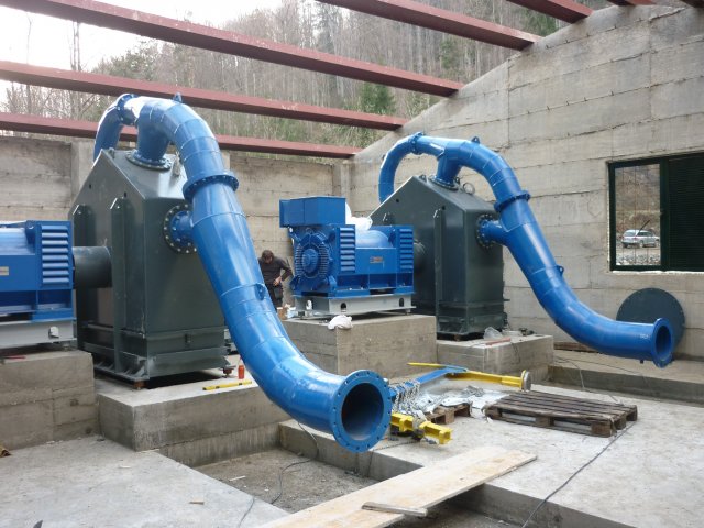 Committente: Balkan Hydroenergy S.r.l. – Romania
Realizzazione della parte elettomeccanica di n. 5 impianti idroelettrici da 999 kw di potenza ciascuna